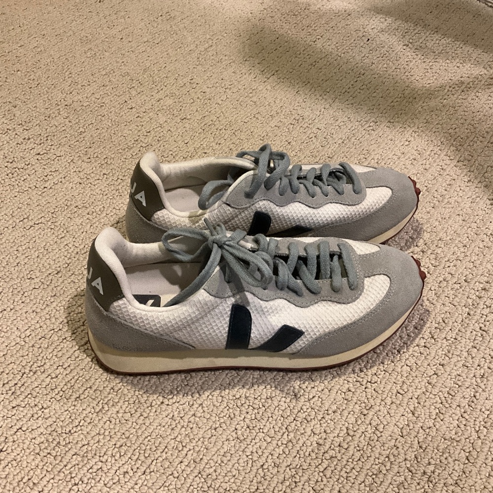 Vera athletic sneakers size 41